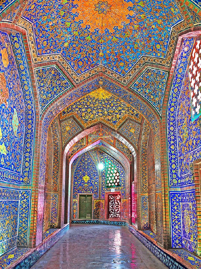 Interior image of the Mosque Shaikh Lutf-Allah