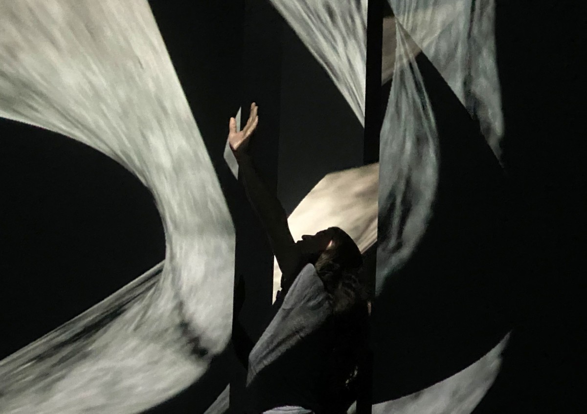 Photo from Rosy Simas dance performance yödoishëndahgwa’geh (a place for rest)