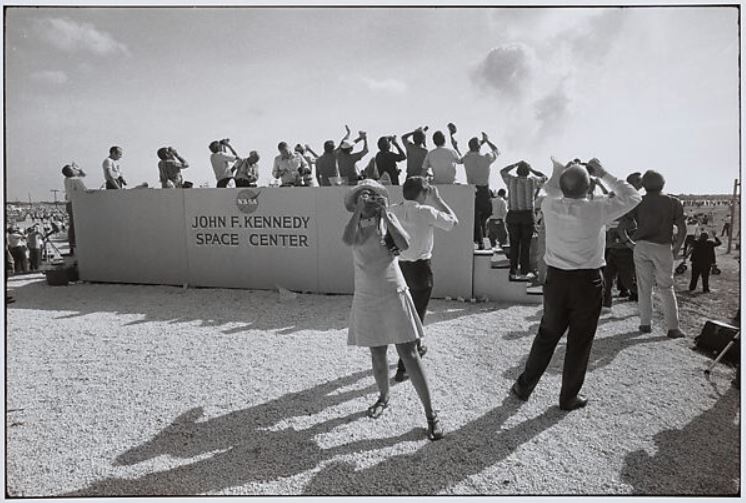SDMA | Garry Winogrand: Man of the Crowd - San Diego Museum