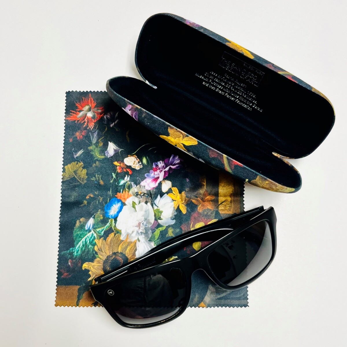 Glasses Case - Ruysch, Vase of Flowers (detail) - Image 3
